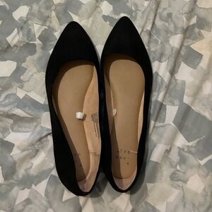 Black pointed flats